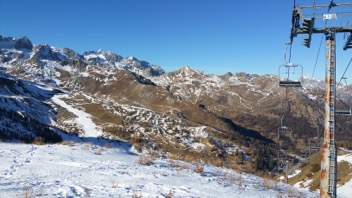 Figure 1 - Low snowfall in the Briançonnais, December 2015 © A. Crévolin