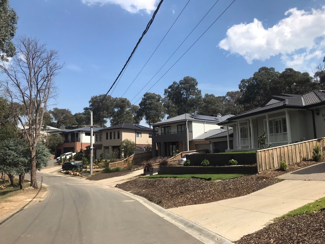 Field day on 13 March 2022 in the Diamond Creek neighbourhood (Greater Melbourne, Australia). Survey of residents on their perceptions of vulnerability to wildfire.