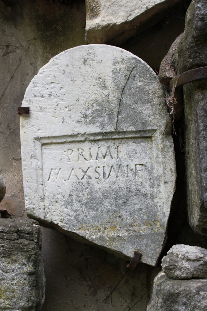 Une inscription d'époque romaine. Benoît Rossignol